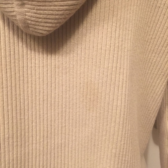 🤍✨ Tommy Hilfiger Beige Zipper Cardigan with Hood – Size L ✨🤍 - Picture 7 of 8